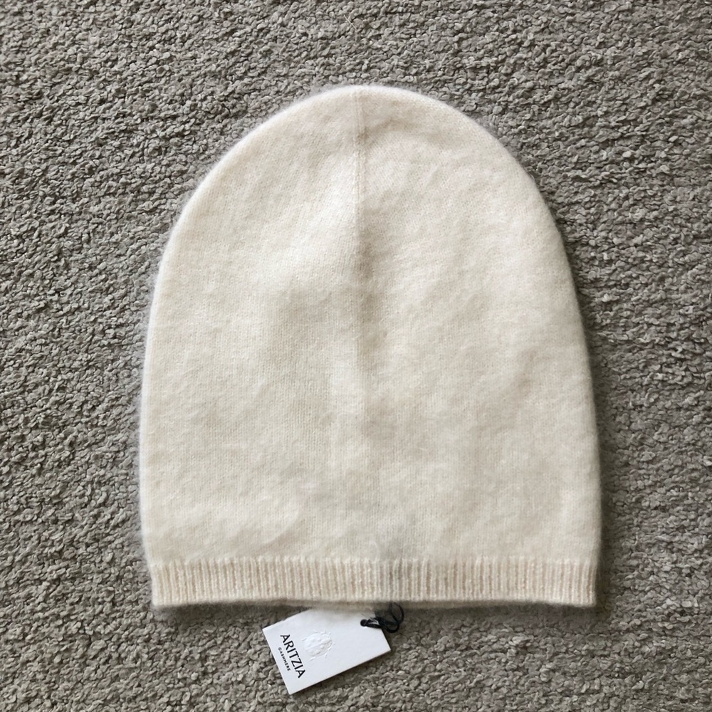 Aritzia Brushed Cashmere Tall Beanie.NWT. - Picture 1 of 2
